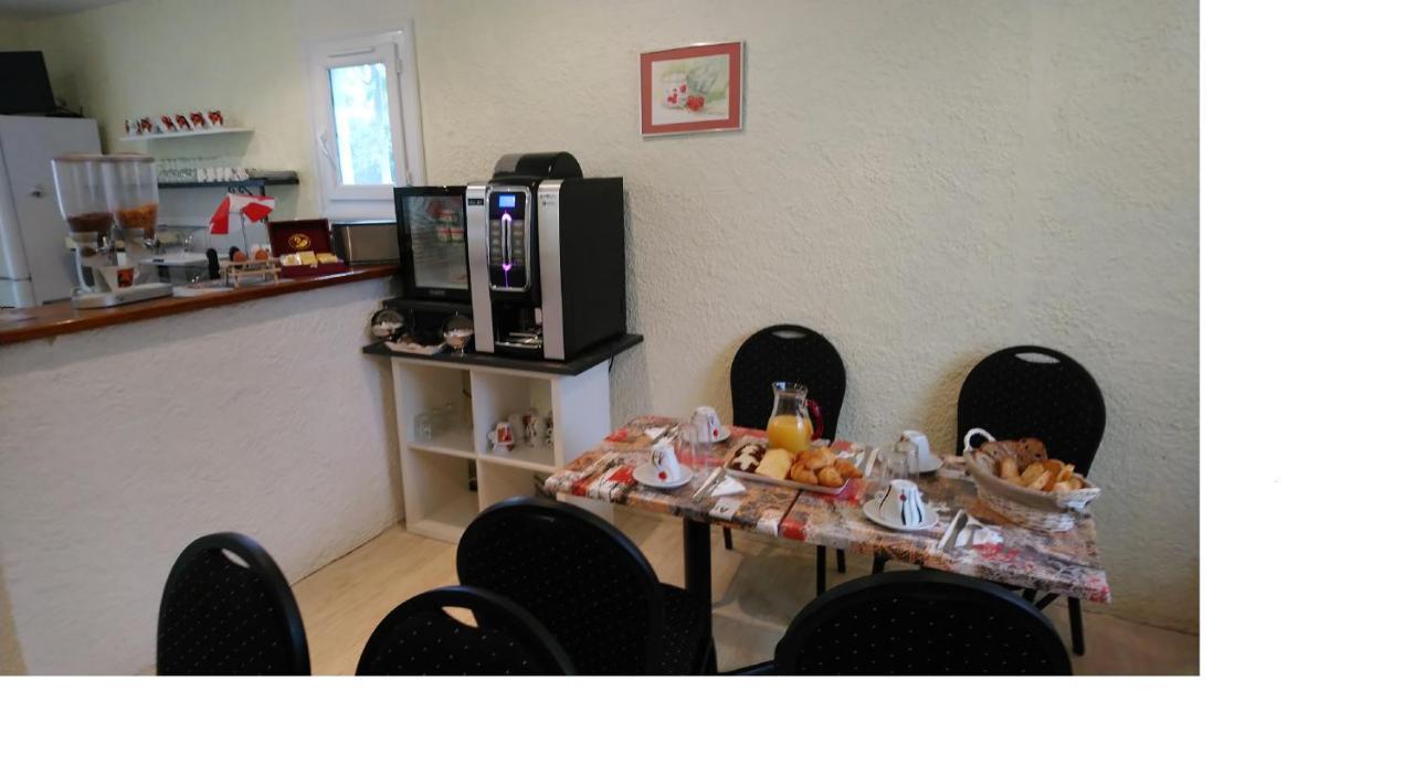 Hotel Au Charme Du Levat Saint Paul de Loubressac المظهر الخارجي الصورة